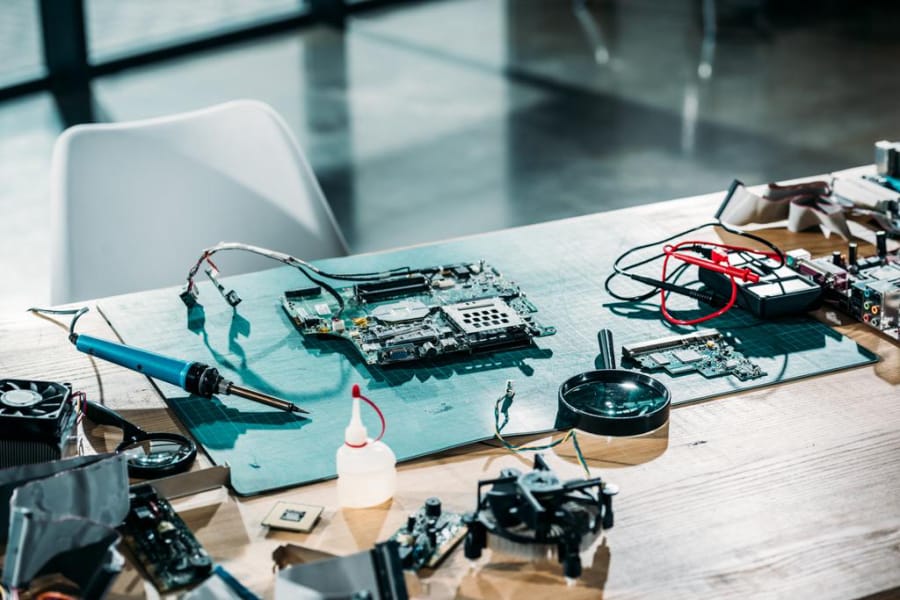 pcb庫是什么意思，pcb庫里的東西怎么拿出來用啊？